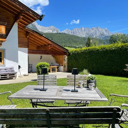 Gemuetliche Im Bergdoktordorf エルマウ