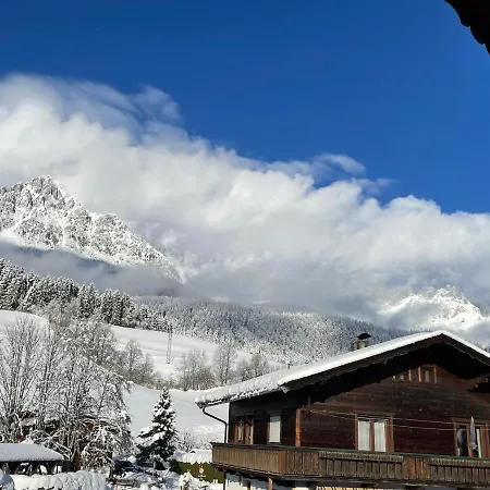 Gemuetliche Im Bergdoktordorf Casa de Férias